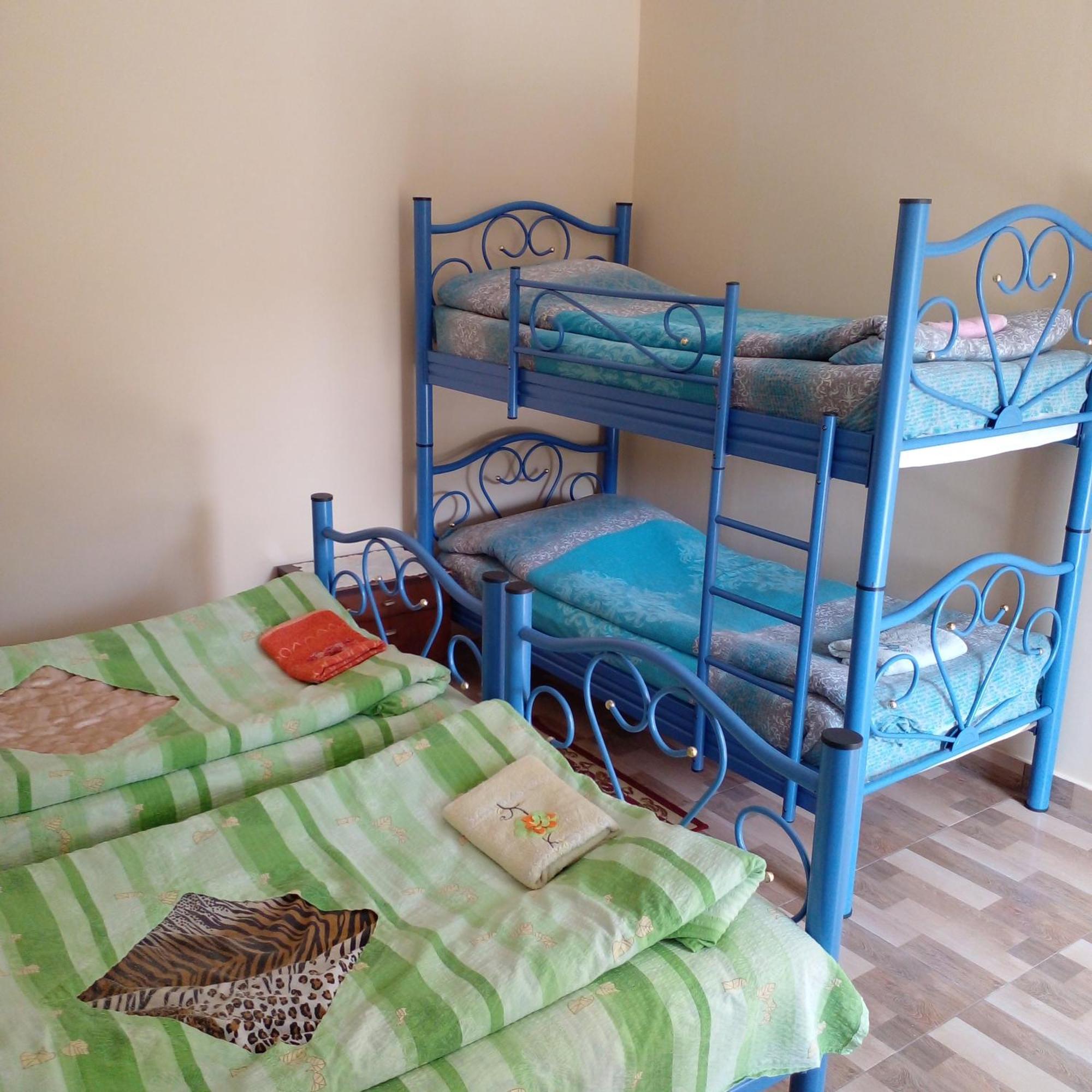 Giorgi'S Homestay Koetaisi Buitenkant foto