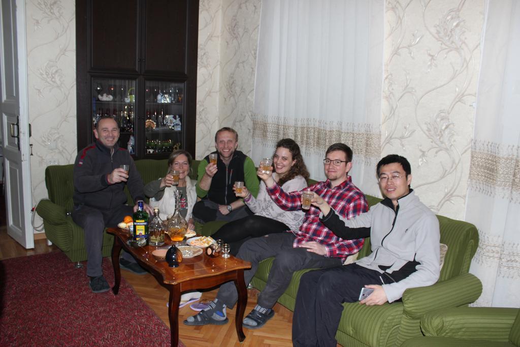 Giorgi'S Homestay Koetaisi Buitenkant foto