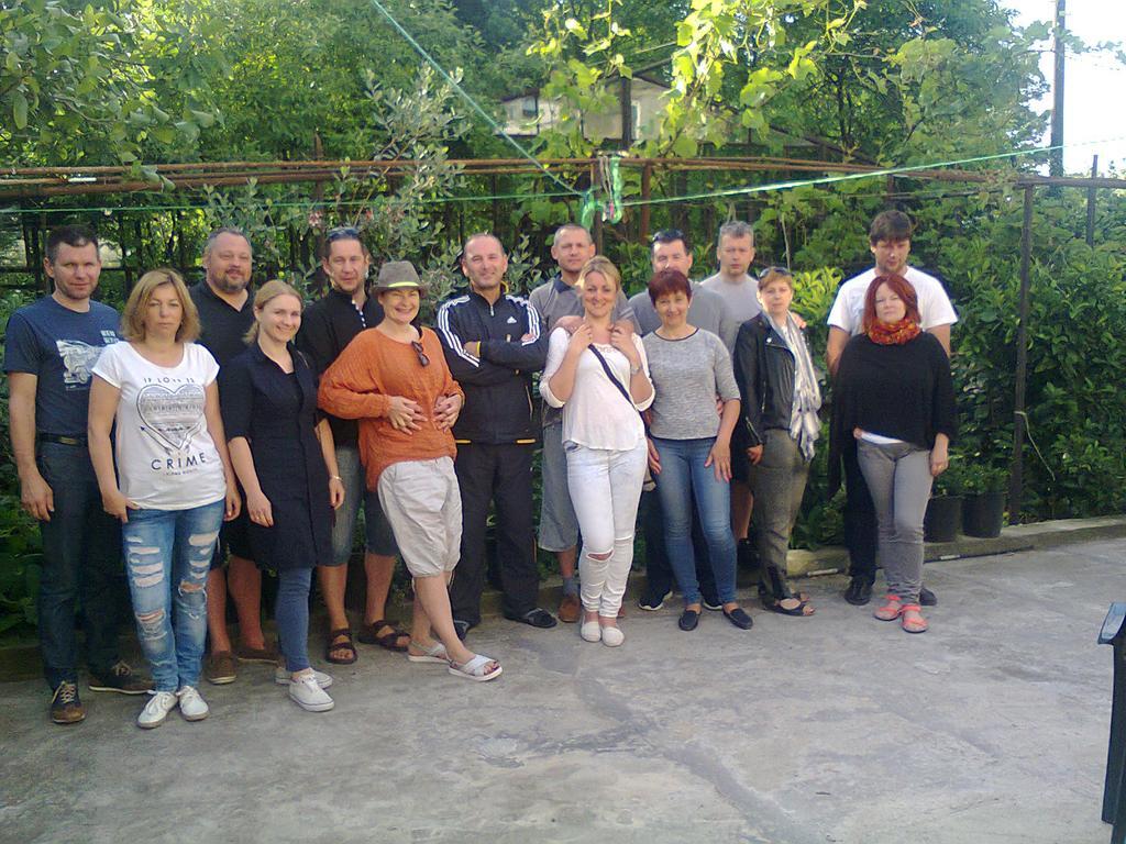 Giorgi'S Homestay Koetaisi Buitenkant foto