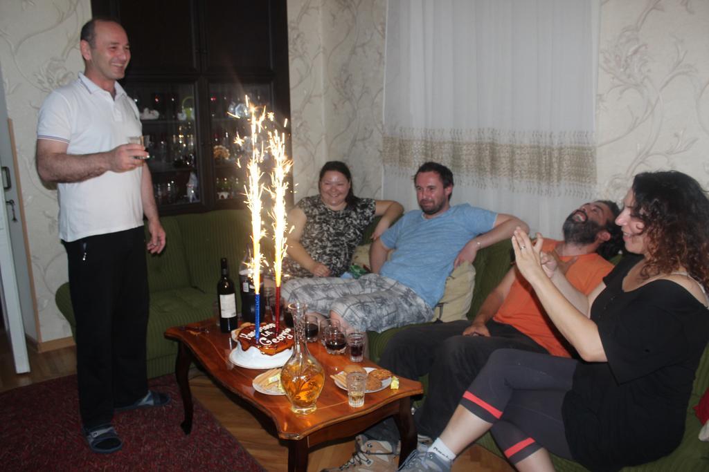 Giorgi'S Homestay Koetaisi Buitenkant foto