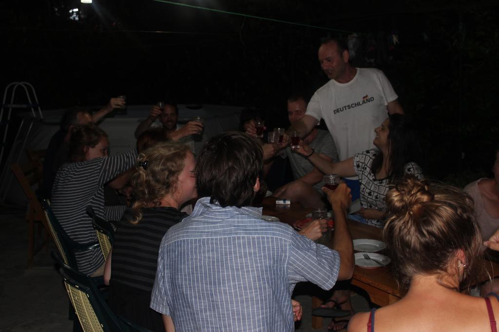 Giorgi'S Homestay Koetaisi Buitenkant foto