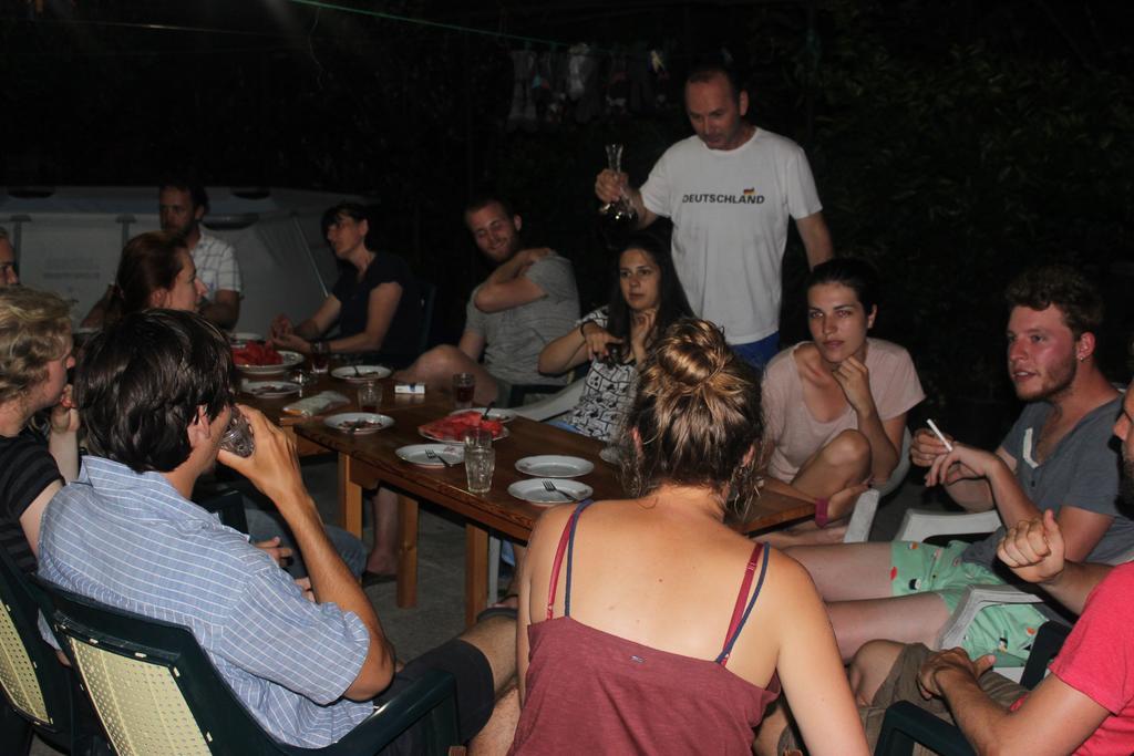 Giorgi'S Homestay Koetaisi Buitenkant foto