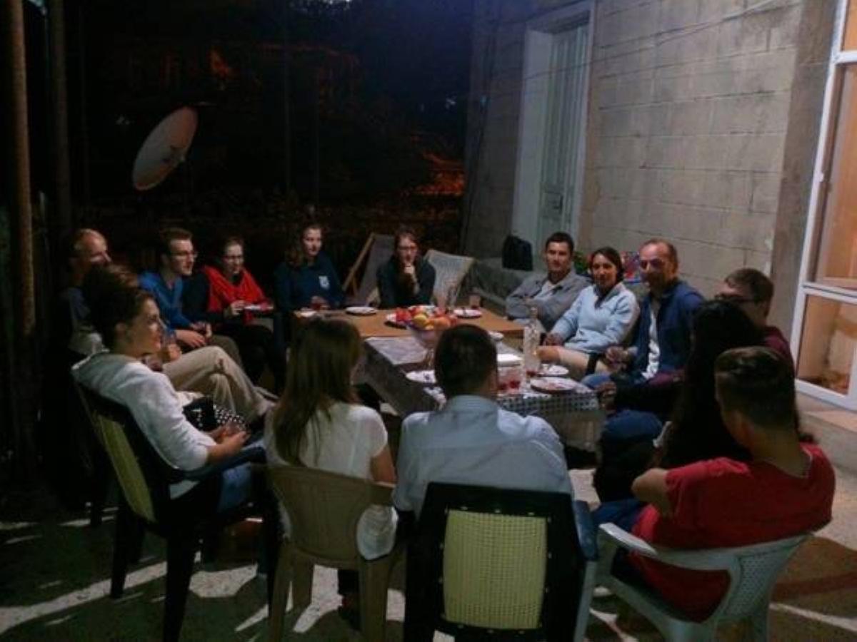 Giorgi'S Homestay Koetaisi Buitenkant foto