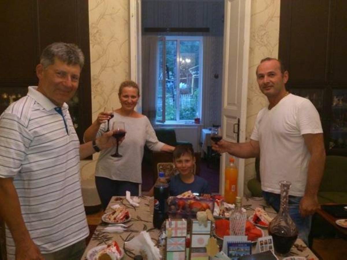 Giorgi'S Homestay Koetaisi Buitenkant foto