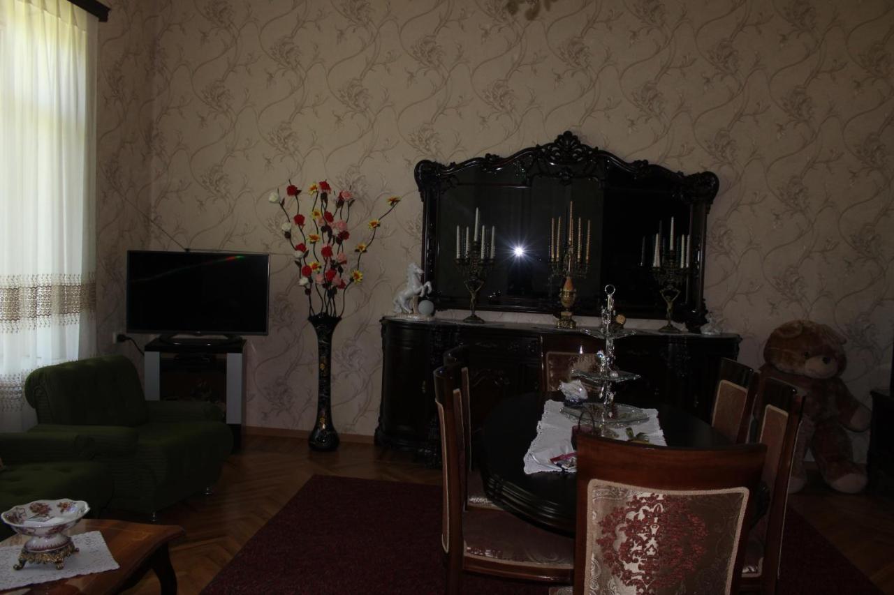 Giorgi'S Homestay Koetaisi Buitenkant foto